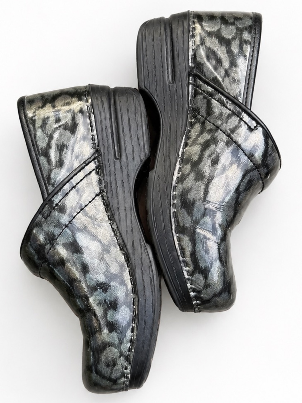 Dansko Professional Black Leopard Patent Leather Clogs Size 36 iridescent